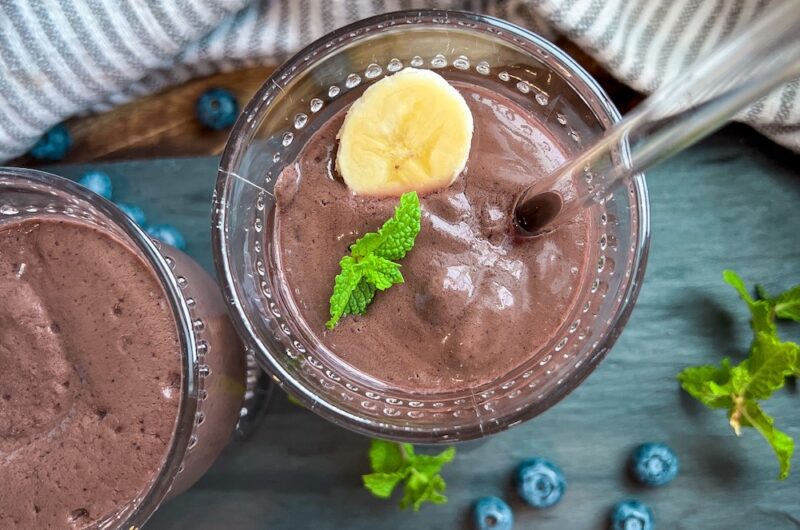 Zucchini Cocoa Berry Smoothie